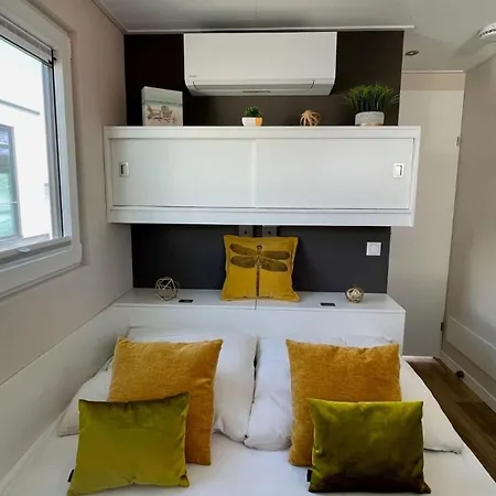 Hausboot Sunday بوتيل ريبنيتس-دامغارتن